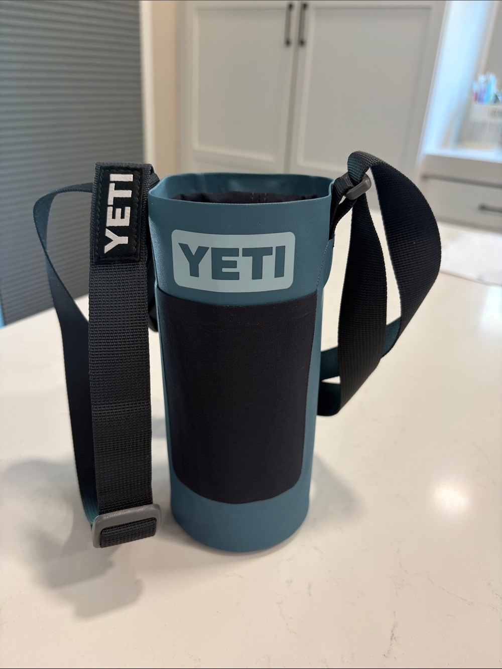 YETI Teal and Black Insulated Crossbody Bottle Sling